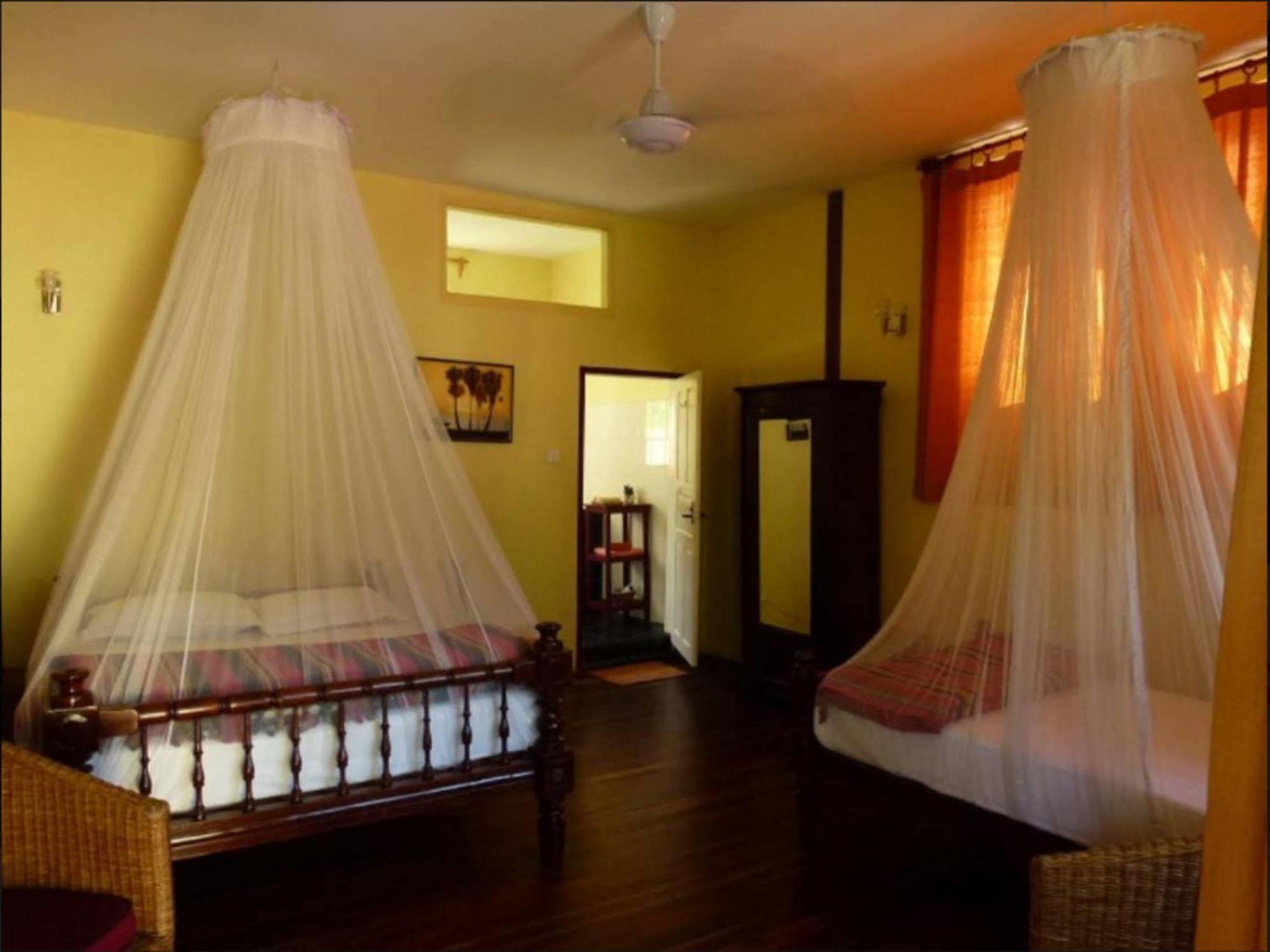 Alamanda Inn, Boutique Hotel And French Restaurant Yangon Dış mekan fotoğraf